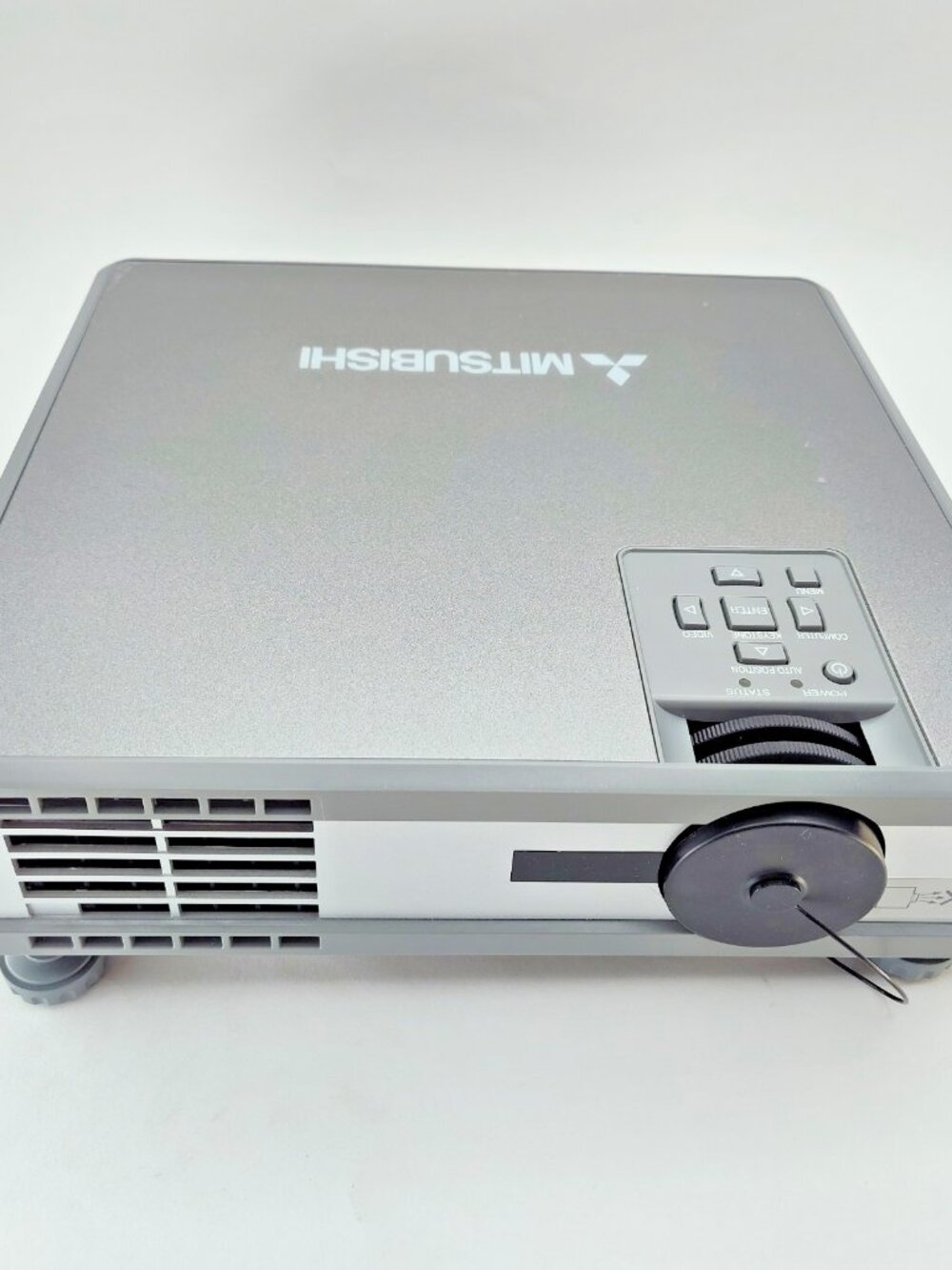 Mitsubishi Electric XL9U LCD video Projector – Tested & Working w/ Power Cord